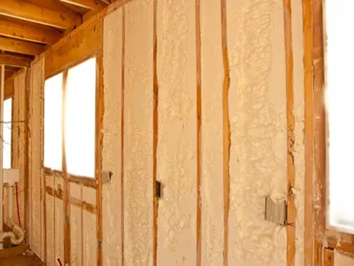 Типы изоляции пены с брызги: высокая плотность против Низкая плотность